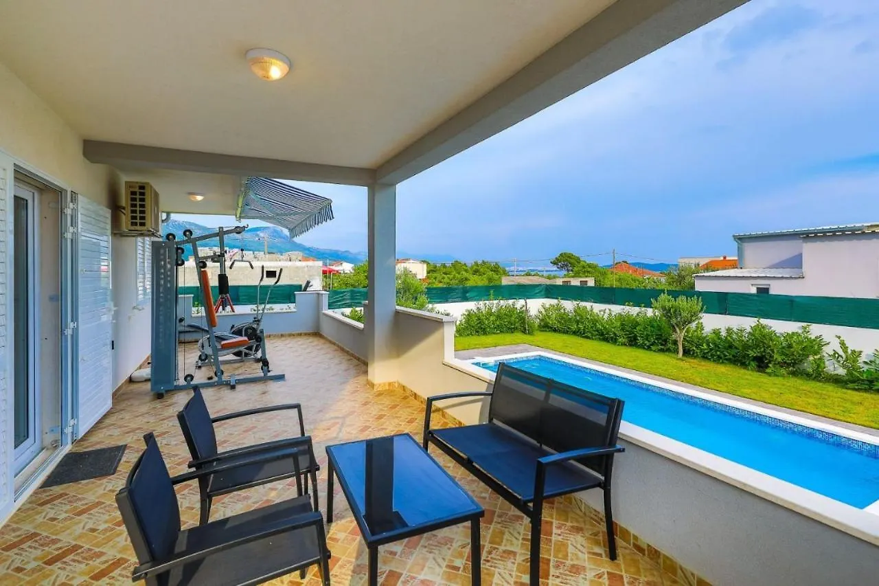 Holiday Home Anita With Pool Kastel Novi